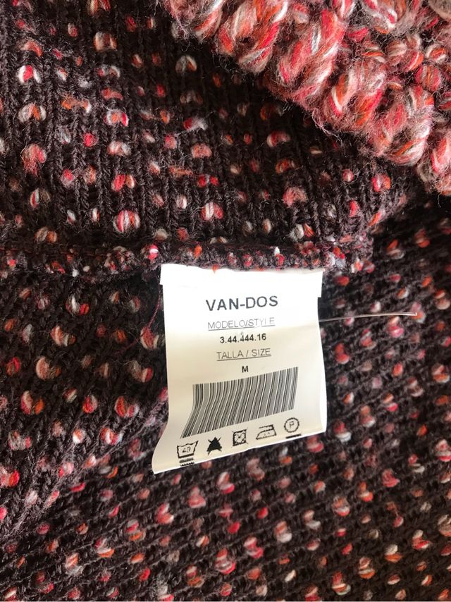 Poncho tricotado VanDOS