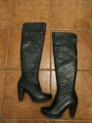 Botas mujer wonders de segunda mano por 50 EUR en Aldeamayor de San Martín  en WALLAPOP