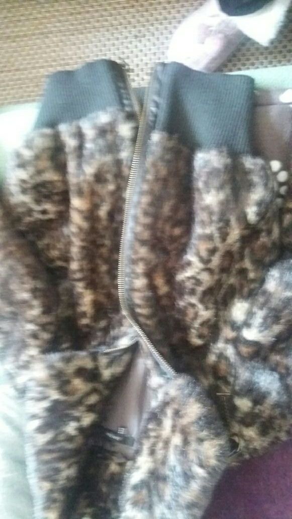 Chaqueta print piel sintético