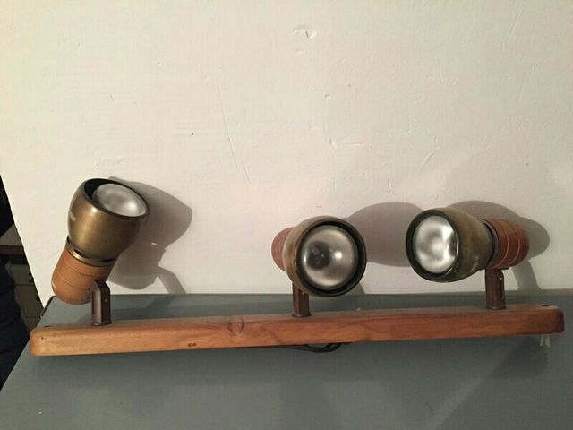 LAMPARA DE 3 FOCOS EN MADERA Y CROMO