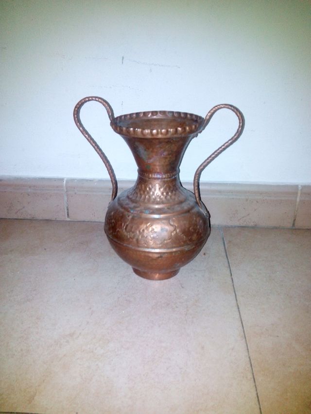 vasija cobre antigua