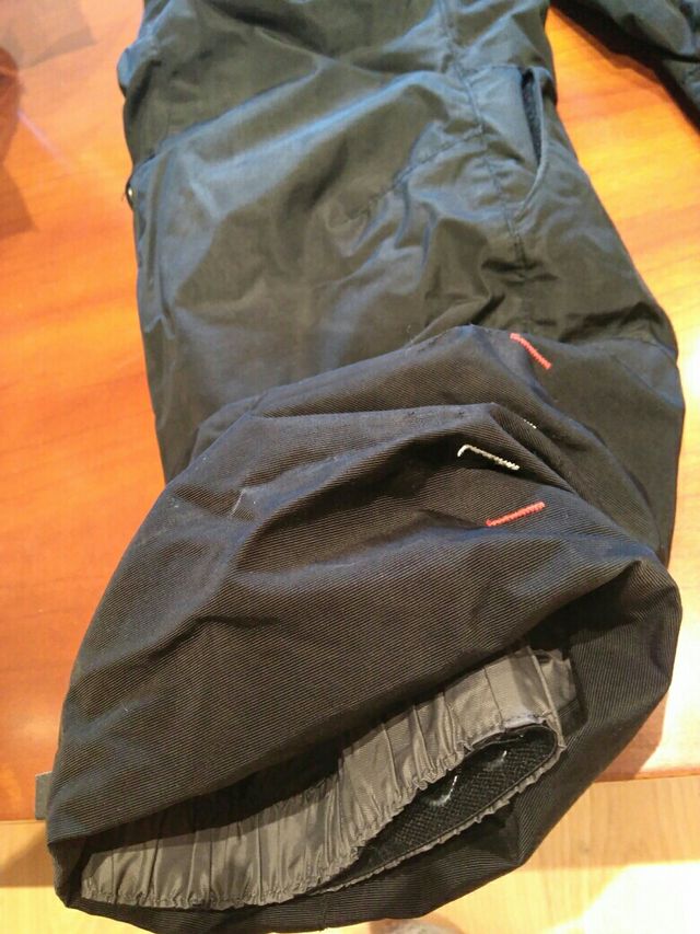 Pantalon esqui para niño/a de edad 8 años.
