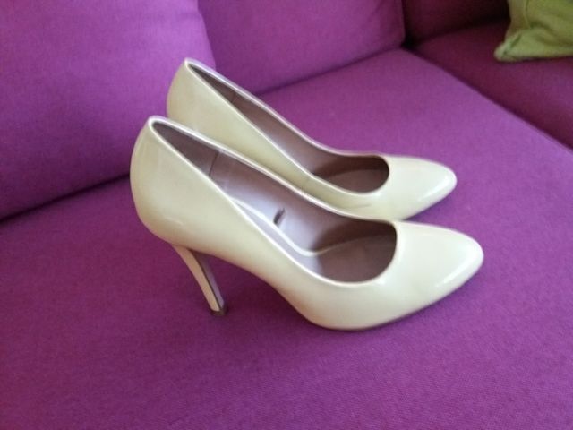 Zapatos amarillos limon