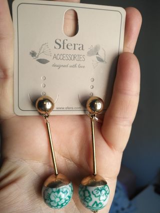 2 pares de Pendientes de Sfera. El corte ingles. de segunda mano por 5 EUR  en Sevilla en WALLAPOP