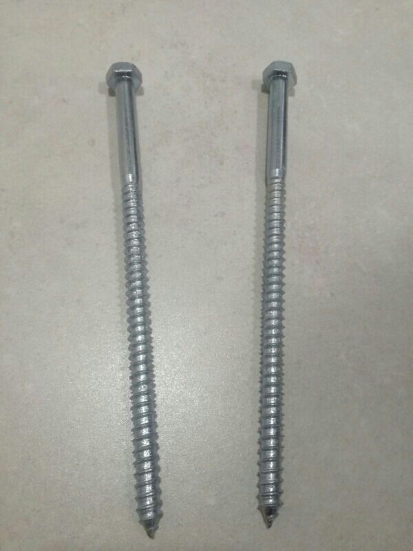 Tornillos largos para madera