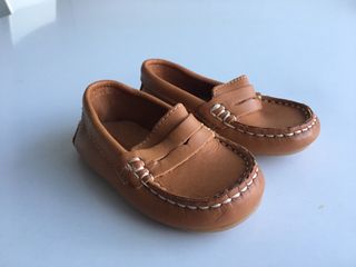 Mocasines bebe Zara de segunda mano por 5 EUR en Galapagar en WALLAPOP