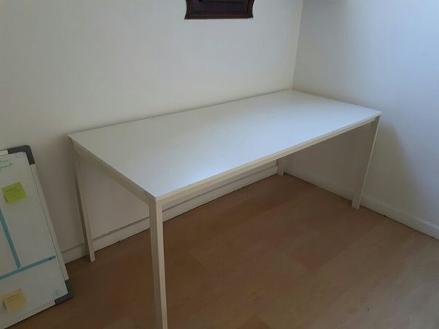 2 Mesas de oficina de color blanco de segunda mano por 80 € en ... 2 Mesas de oficina de color blanco de segunda mano por 80 € en ...