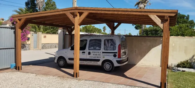 garaje de madera para coche