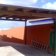 garaje de madera para coche