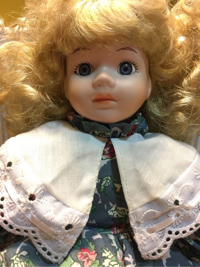 Muñeca porcelana