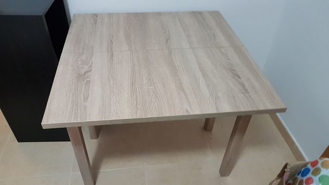 Mesas plegables nuevas de segunda mano por 85 € en Vilanova i la Geltrú