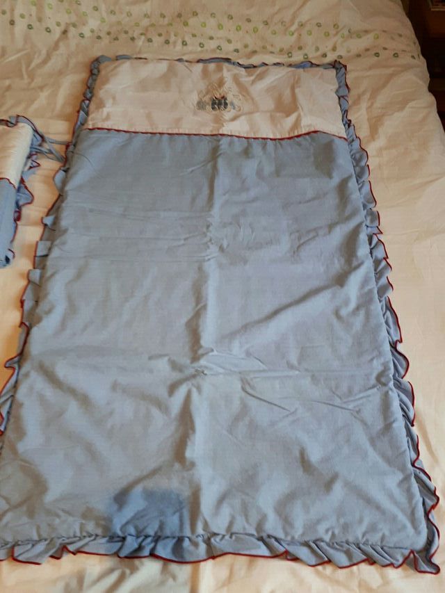 conjunto protector de cuna y colcha