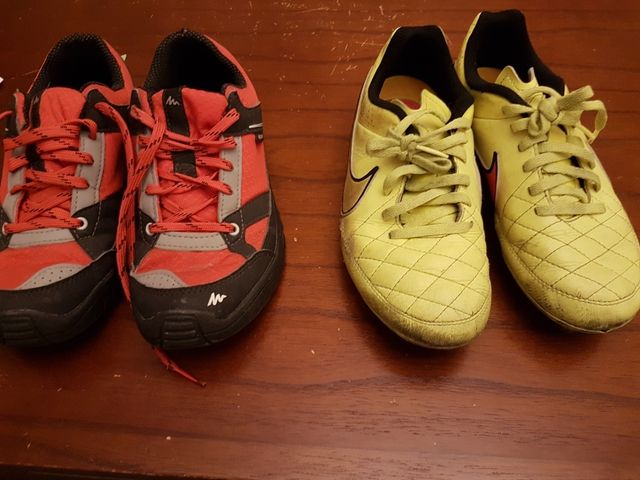 botes de futbol i muntanya