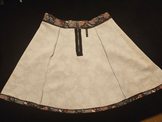 Falda corta