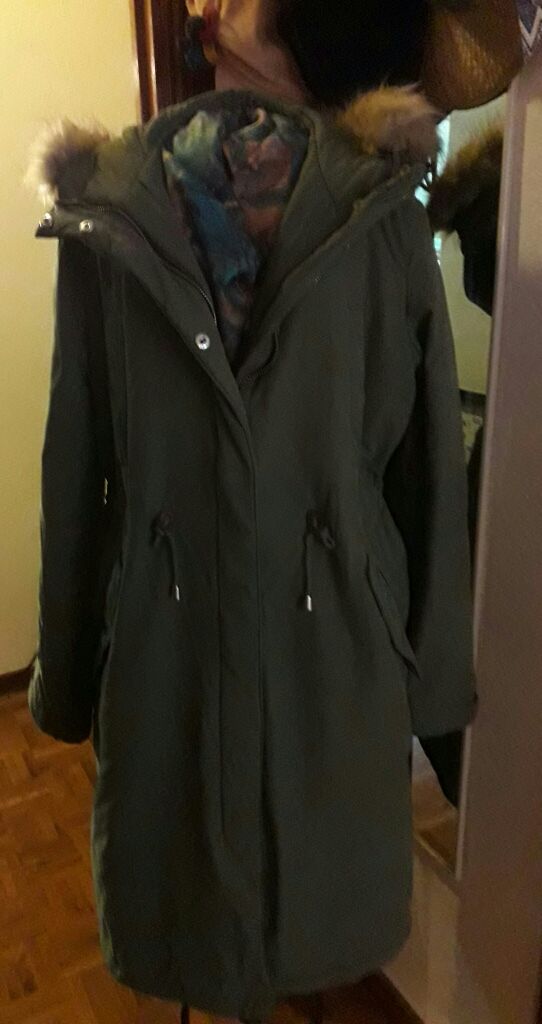 ABRIGO DE MUJER DE H&M.