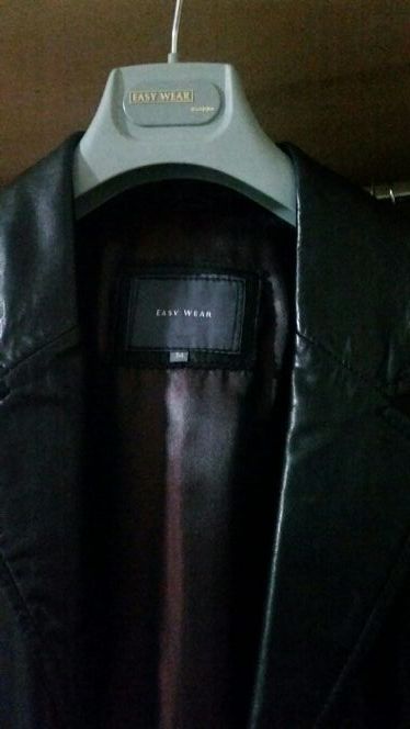 Americana piel blandita negra