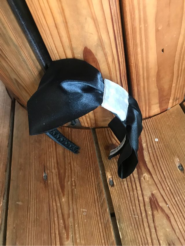 Fita de cabeça preta