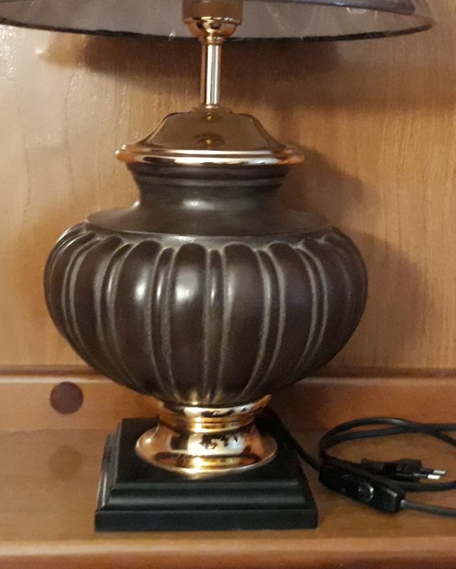 Lámpara Latón Dorado y Cerámica Marrón.