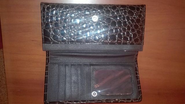 monedero charol sin estrenar