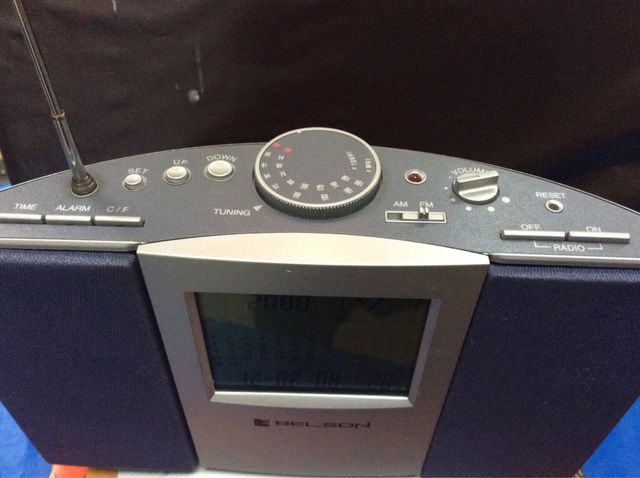 Radio Reloj BELSON a pilas