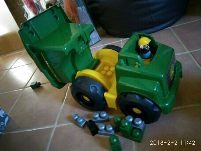 CAMIÓN JOHN DEERE CON VOLQUETE