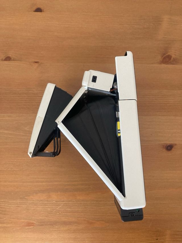 Polatoid sx-70 model 2 Ivory