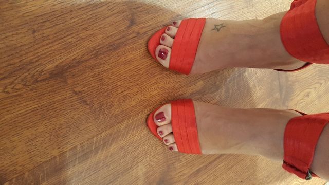 Sandalias de tacón rojas