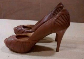 Zapatos color Nude con plataforma de segunda mano por 10 EUR en Alicante en  WALLAPOP