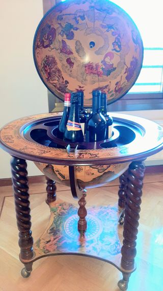 Mueble bar bola del mundo de segunda mano en Madrid en WALLAPOP