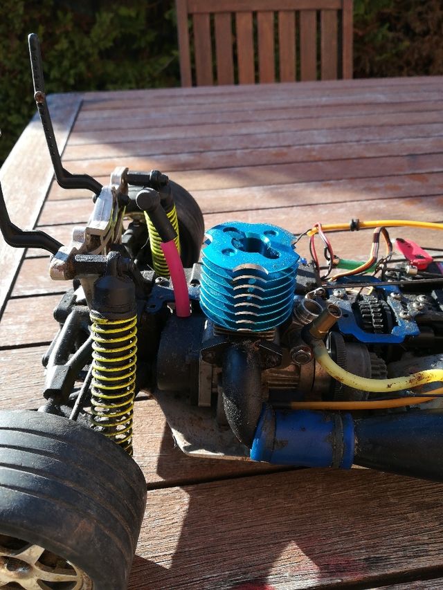 Coche RC de gasolina de segunda mano por 80 EUR en Móra la Nova en WALLAPOP