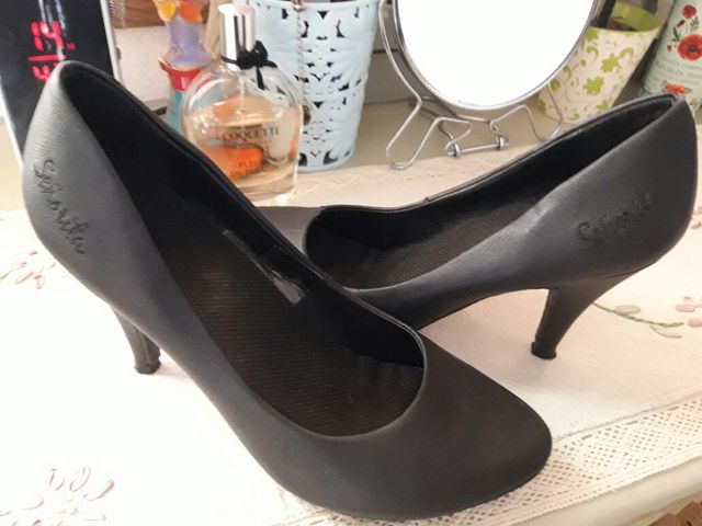 ZAPATOS DE SALON DE MUJER.