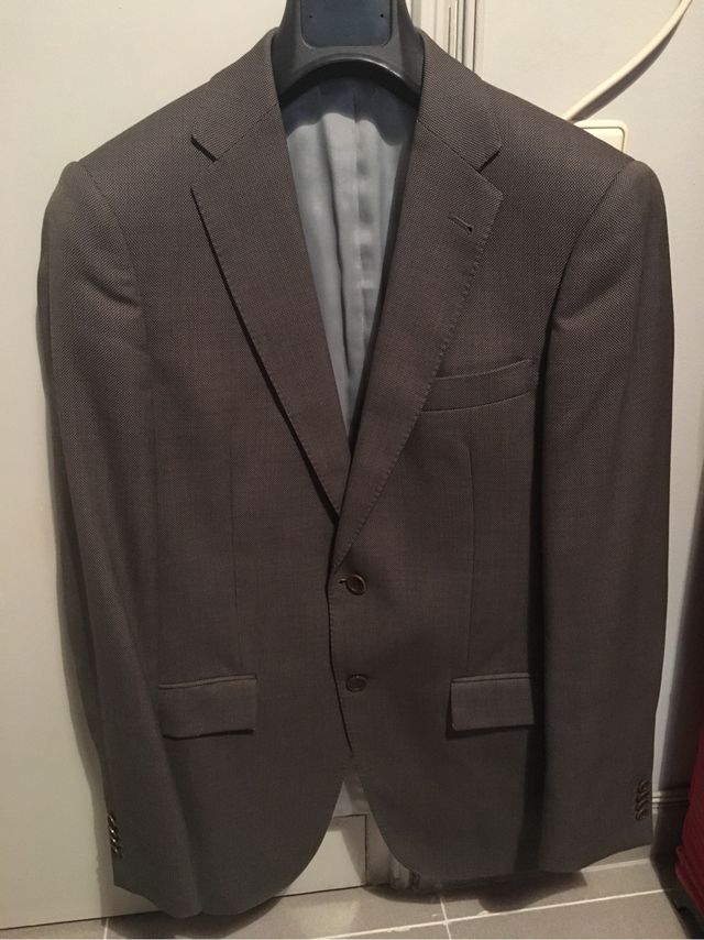Traje de hombre gris