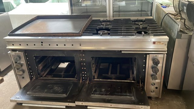 COCINA INDUSTRIAL 4 FUEGOS Y PLANCHA