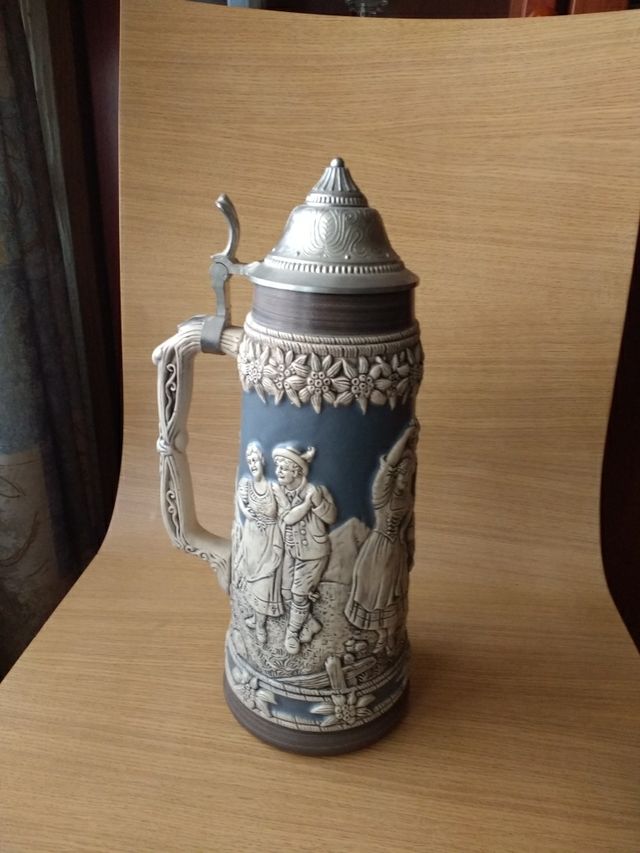 Jarra alemana cerveza grande.