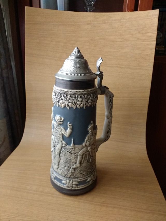 Jarra alemana cerveza grande.
