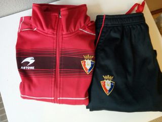 CHANDAL DE OSASUNA. Talla 14 años. de segunda mano por 40 EUR en Pamplona  en WALLAPOP
