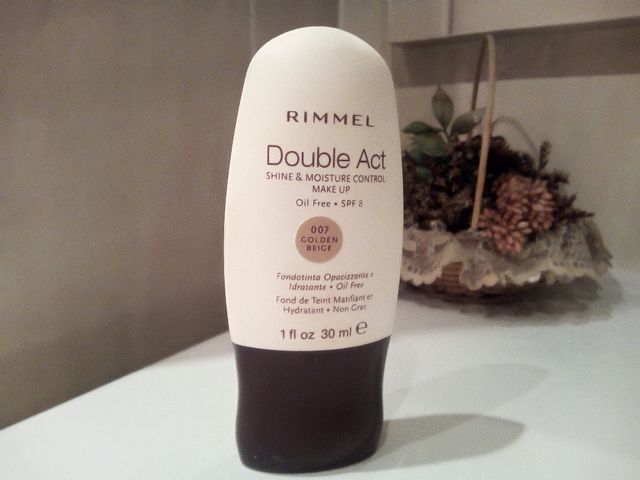 Maquillaje OIL FREE de RIMMEL.NUEVO.