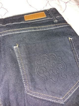 Pantalones vaqueros Pilar Prieto.Sin estrenar. de segunda mano por 5 EUR en  Alcorcón en WALLAPOP