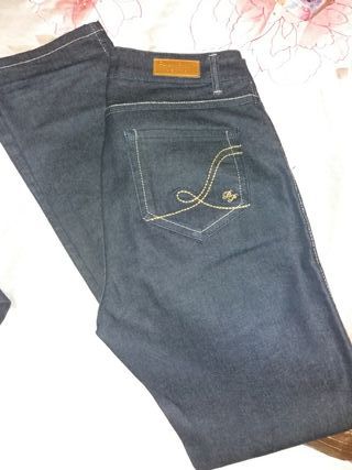 Pantalones vaqueros Pilar Prieto.Sin estrenar. de segunda mano por 5 EUR en  Alcorcón en WALLAPOP