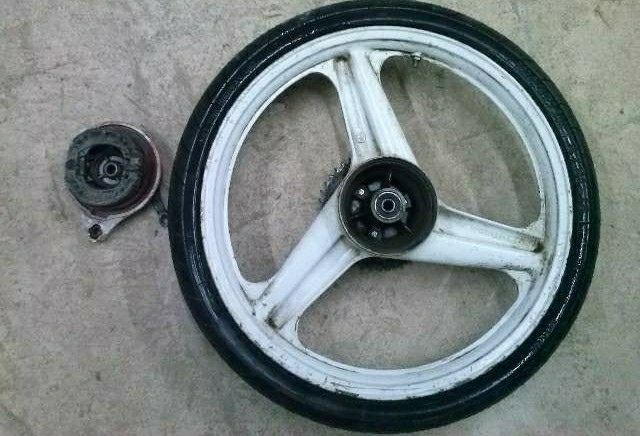 Llanta nsr con tambor porta zapatas.