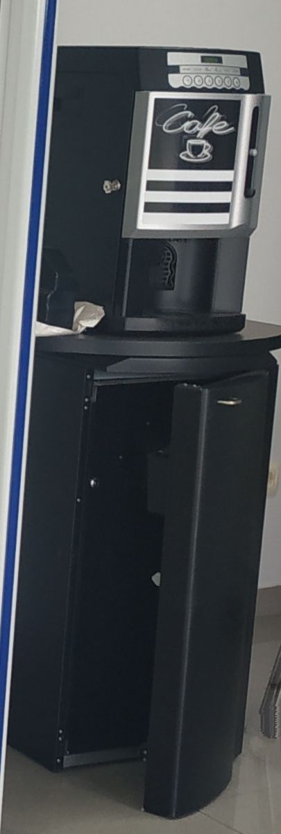 Máquina café Rhea con validador automática