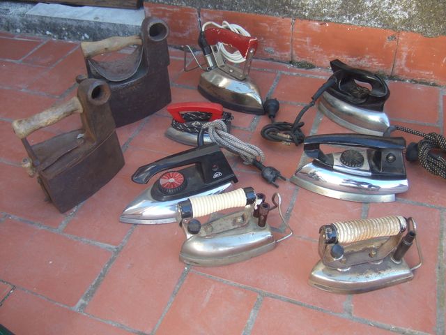 Lotto di vecchi piatti, piatti vintage