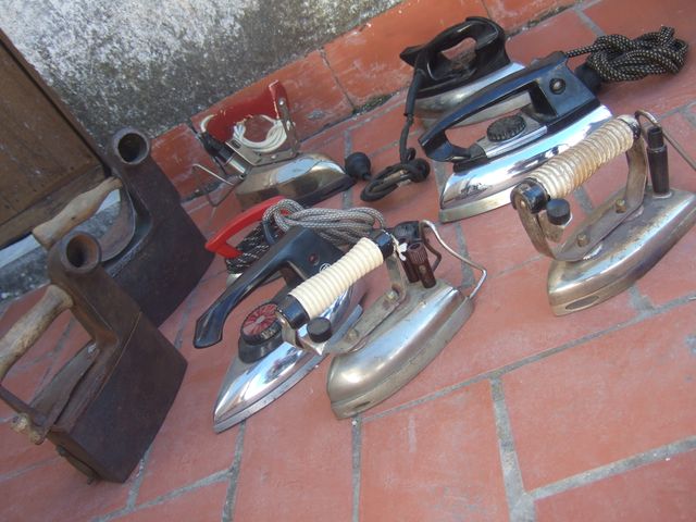 Lotto di vecchi piatti, piatti vintage