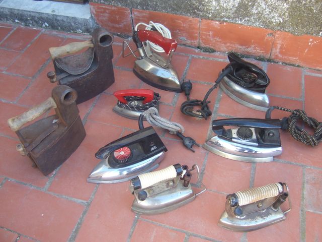 Lotto di vecchi piatti, piatti vintage