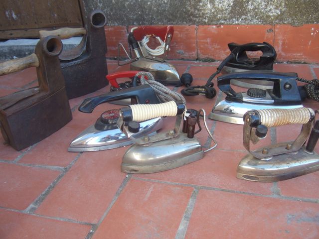 Lotto di vecchi piatti, piatti vintage