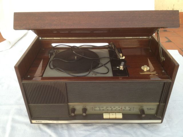 Mobili per giradischi radio vintage
