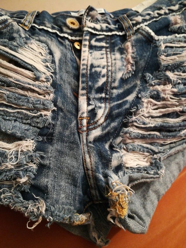 Pantalón corto Bershka T-38