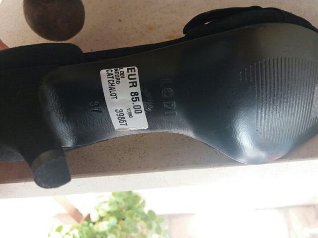 Zapatos negros de tacón