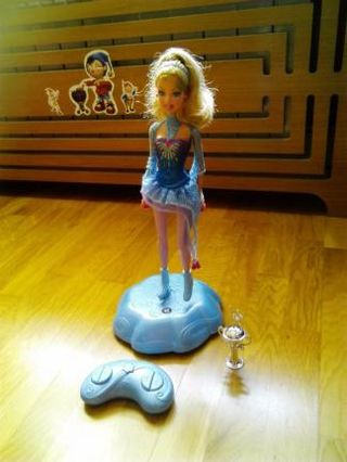barbie patinadora control remoto