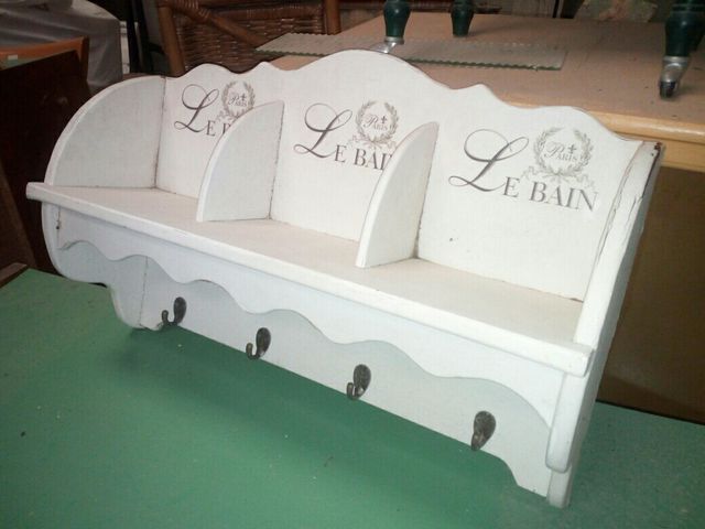 Decorativo perchero-estantería